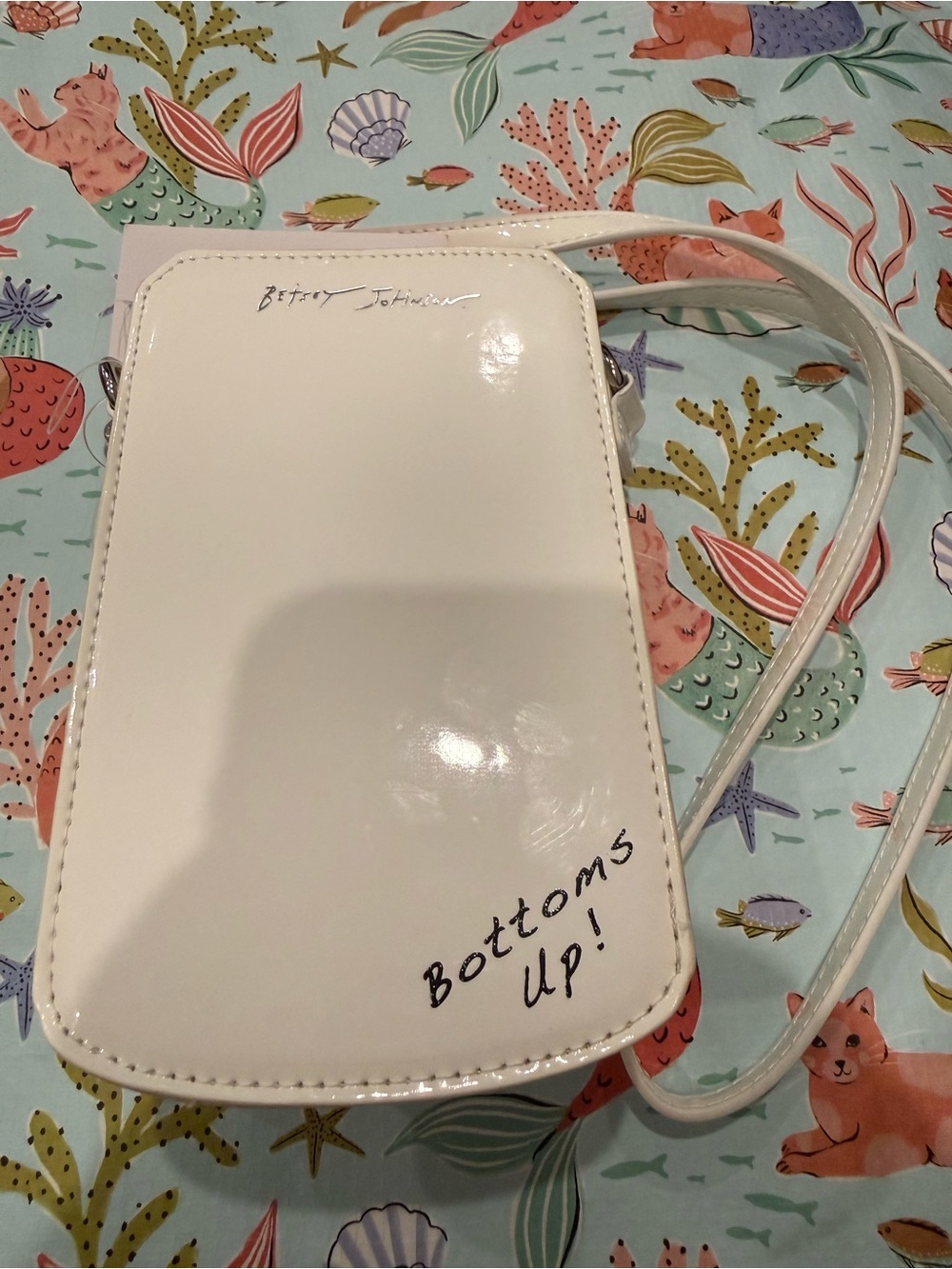 Betsey Johnson 'Sassy Spirits' White Drink Can-Shaped Novelty Crossbody Bag NWT - Picture 4 of 16